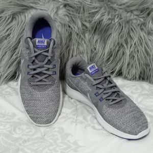 Nike Women's Gray Flex TR 8 Training Sneakers Shoe Size 9.5